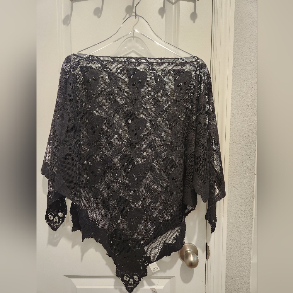 Black Lace Skull Pattern Shawl NEW